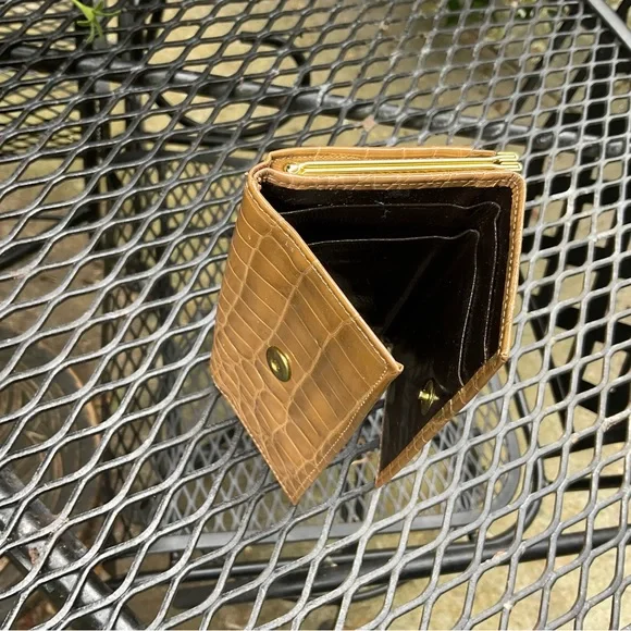 Quality Tan & Gold Alligator Nice Feel Skin Texture Wallet! - Picture 13 of 16